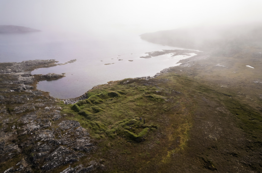 Fjordrejser og bådture: Sejlads til deserted bygder og hvalsafari sisimiut unesco